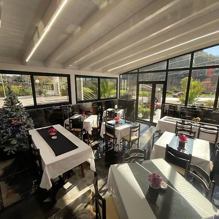Bar Restaurant Mete Hotel Peshkepi