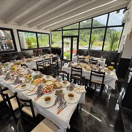 Bar Restaurant Mete Hotel Peshkepi