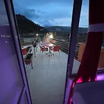 ホテル Bar Restaurant Mete Peshkepi